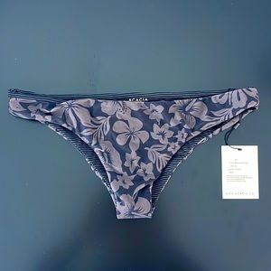 Acacia Makai Bottom size medium Taha’a print new with tags